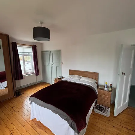 2 Bed 2 Bath House In Quiet Estate Лимерик