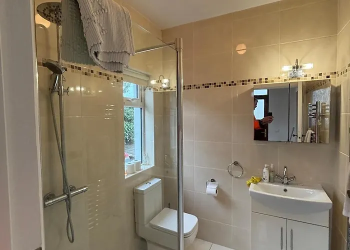2 Bed 2 Bath House In Quiet Estate Дом отдыха *